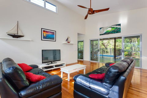 19 Satinwood - Natures Retreat With A Bit Of Sandy Feet - Australia Accommodation 1