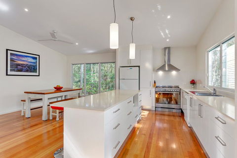 19 Satinwood - Natures Retreat With A Bit Of Sandy Feet - Australia Accommodation 0