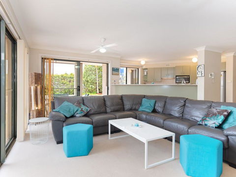 2 'Peninsula Waters' - Three Bedroom Unit With Spacious Private Courtyard & WIFI - Australia Accommodation 1