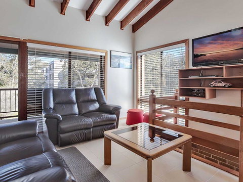 2 'Plattens' 15 Kurrawa Close - Great Duplex So Close To The Water - Australia Accommodation 2