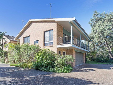 2 'Plattens' 15 Kurrawa Close - Great Duplex So Close To The Water - Australia Accommodation 0