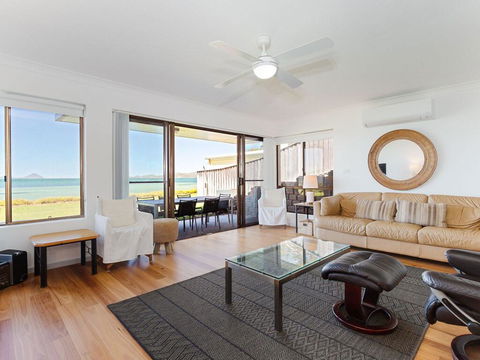 2 'The Pelicans' 53 Soldiers Point Road - Ground Floor Unit On The Waterfront - Australia Accommodation 0