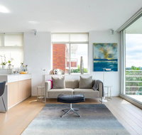 2 Bedroom Apartment with Bay View - Australia Accommodation