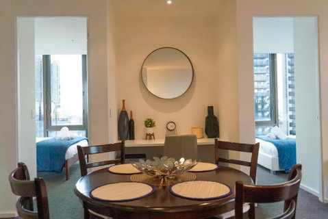 2 Bedroom Apartment With City Views - Australia Accommodation 2