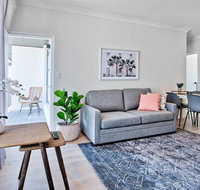 2 Bedroom Apt with Balcony  Air Con in Plympton - Australia Accommodation