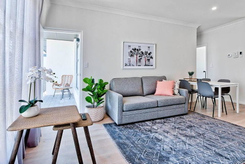 2 Bedroom Apt With Balcony & Air Con In Plympton - Australia Accommodation 0