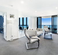 2 Bedroom Ocean View Apartment in Surfers Paradise - Australia Accommodation