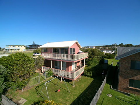 2 Jocelyn Street. Dalmeny - Australia Accommodation 1