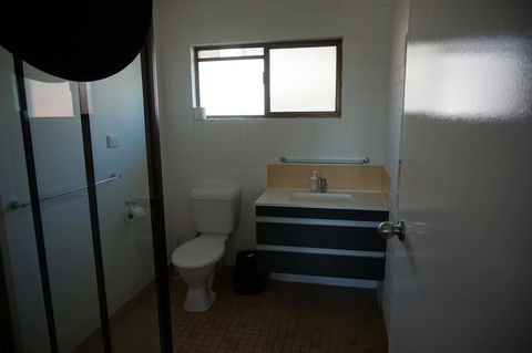 2-29 Rumbalara Avenue - Rainbow Beach, Bring Your Dog Or Your Cat Or Bring Both, Free Wi-Fi - Australia Accommodation 1