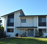 21 Tingira Close - Family home in a quiet street enjoying ocean views - Australia Accommodation