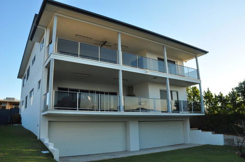 21 Tingira Close - Family Home In A Quiet Street Enjoying Ocean Views - Australia Accommodation 1