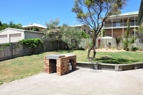 23 Carlo Road - Lowset Family Home Within Walking Distance To The Shopping Centre. Pet Friendly - Australia Accommodation 3
