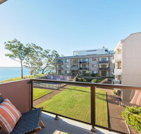 24 'The Poplars' 34 Magnus Street - views aircon WIFI Netflix  Pool - Australia Accommodation