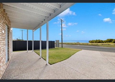 Beachfront Oasis With Private Pool And Nice Views - Australia Accommodation 2