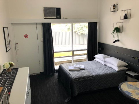 Blue Gums Hotel Motel - Australia Accommodation 4