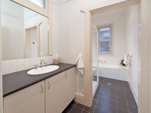 Central Crisp - Australia Accommodation 1