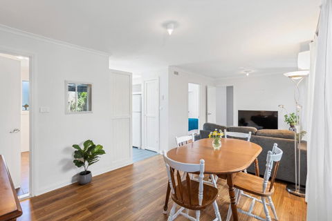 Cosy Adelaide Hills Getaway - Australia Accommodation 4