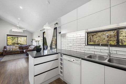 Country Club Retreat - Australia Accommodation 4