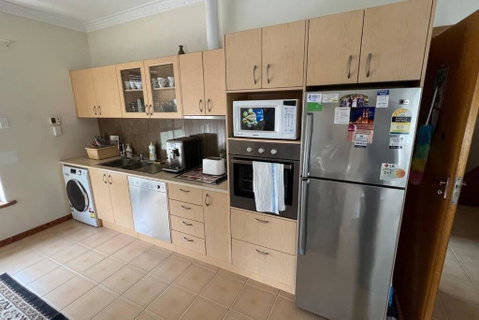 Croydon Beautiful Entire Top Floor 200sqm - Australia Accommodation 3