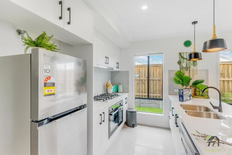 Cozy&Luminous 4-bedroom House - Australia Accommodation 1