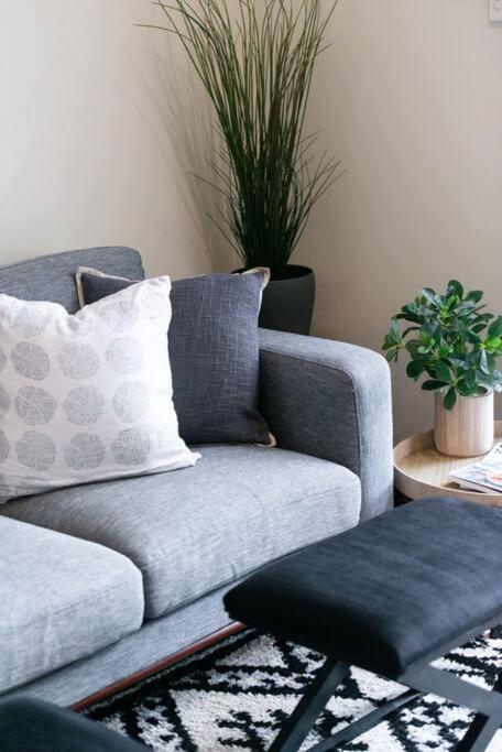 Cute As A Button - Picket Fence 3 Bed Stylish Home - Australia Accommodation 4