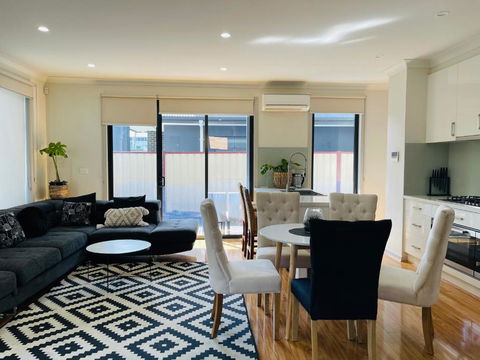 D110 Sweet Melon Super Stay-fantastic - Australia Accommodation 1