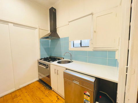 D114 Victorian Central Stay - Australia Accommodation 4
