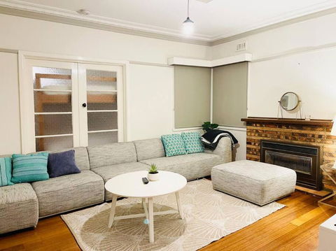D115 Exquisite Natural Stay - Australia Accommodation 3