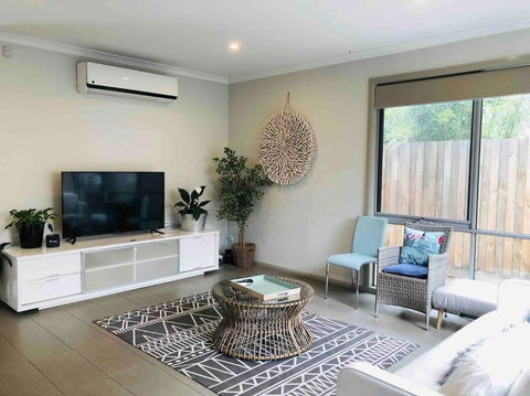D119 Silver Birch Family Stay - Australia Accommodation 0