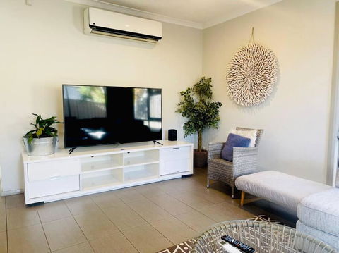D119 Silver Birch Family Stay - Australia Accommodation 3