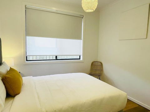 D132 Well Keep Secret Lake Home - Australia Accommodation 3