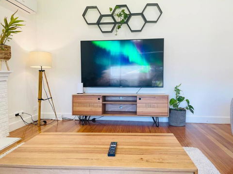D133 St Alban Station Stay - Australia Accommodation 2