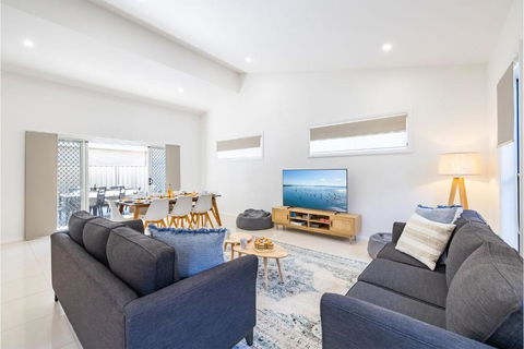 Daze On Dowling 25b Dowling Street WiFi, Air Conditioning 700 Metres To The Water - Australia Accommodation 3