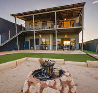 27 Osprey Way - Amazing Pet-Friendly Beach House with Gulf Views - Australia Accommodation