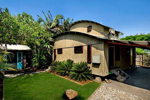 2b Manfred St - The Wave House - Australia Accommodation 1