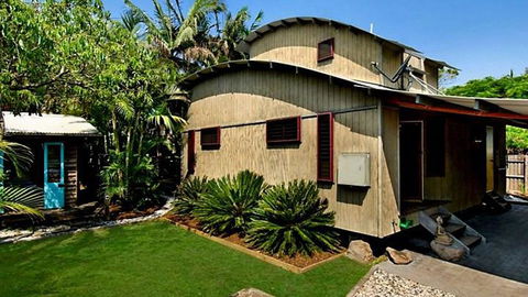 2b Manfred St - The Wave House - Australia Accommodation 0