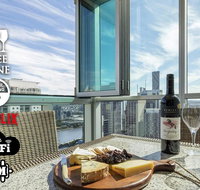2BR EPIC VIEWS  CBD  2 Cars  Pool Wine Gym Netflix - Australia Accommodation