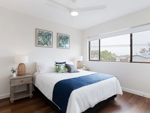3 'Bangalee' 41 Soldiers Point Rd - Fantastic Waterfront Unit With Pool, WIFI & Chromecast - Australia Accommodation 3