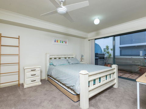3 'Peninsula Waters', 2-4 Soldiers Point Rd - Beautiful Air Conditioned Unit With Pool, Lift & WIFI - Australia Accommodation 0