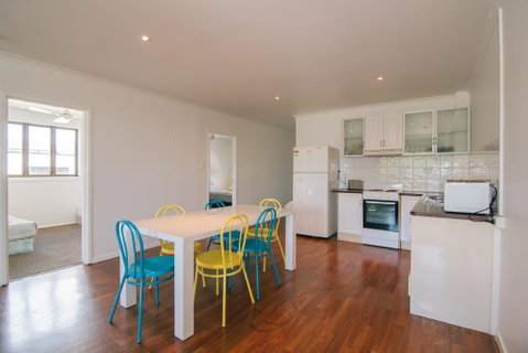 3 Bedroom Apartment / Spence St - Australia Accommodation 1