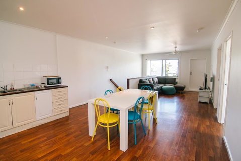 3 Bedroom Apartment / Spence St - Australia Accommodation 3