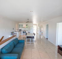 3 Bedroom Apartment // Spence St - Australia Accommodation