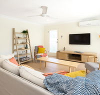 3 Bedroom Apartment Minutes from Main Beach - Australia Accommodation