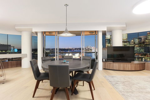 3 Bedroom Darling Harbour Apartment - Australia Accommodation 2