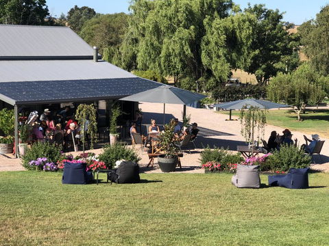 3 Willows Vineyard Cottage - Australia Accommodation 2