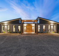 3 WISE MONKEYS MANSFIELD - Australia Accommodation