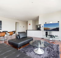 3-Bed Apartment with Parking Near Parks and Dining - Australia Accommodation