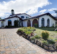 31 Rest Point Absolute Waterfront with Jetty - Australia Accommodation