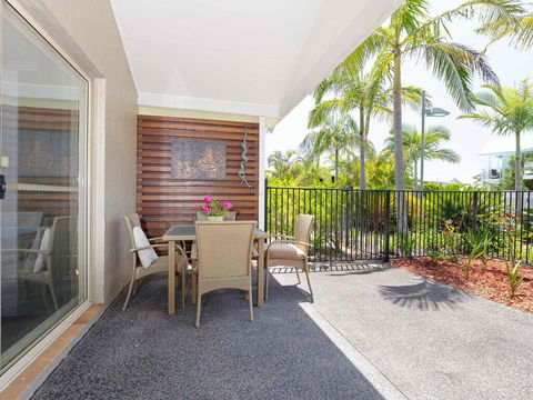 356 ' Oaks Pacific Blue', 265 Sandy Point Rd - Air Conditioned, Direct Pool Access And Suited For Disability - Australia Accommodation 0
