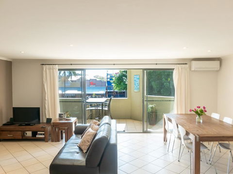 4/4 On First - Australia Accommodation 0